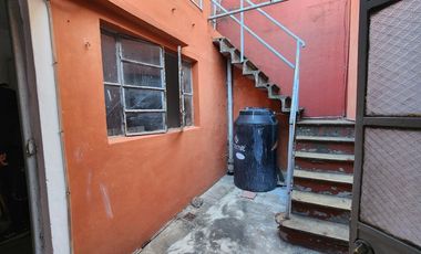 Casa 4 amb en venta c/cochera y patio apto crédito