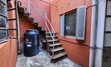 Casa 4 amb en venta c/cochera y patio apto crédito