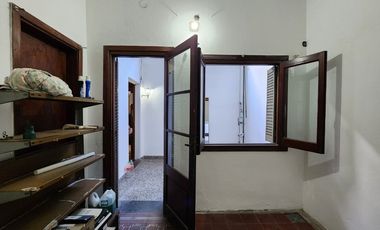 Casa 4 amb en venta c/cochera y patio apto crédito