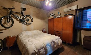 Casa 4 amb en venta c/cochera y patio apto crédito