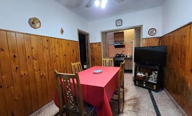 Casa 4 amb en venta c/cochera y patio apto crédito