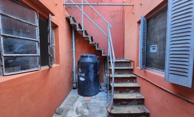 Casa 4 amb en venta c/cochera y patio apto crédito