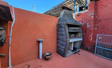 Casa 4 amb en venta c/cochera y patio apto crédito
