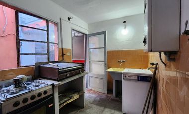 Casa 4 amb en venta c/cochera y patio apto crédito