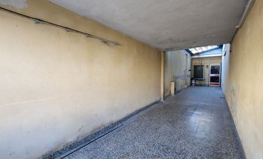 Casa 4 amb en venta c/cochera y patio apto crédito