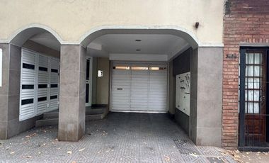 Venta Cochera y baulera en Libertad 3400 La Perla