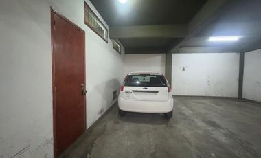 Venta Cochera y baulera en Libertad 3400 La Perla