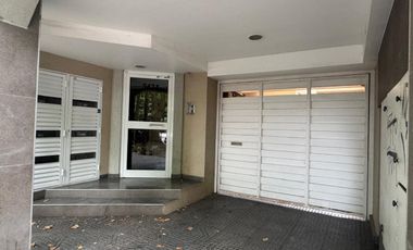 Venta Cochera y baulera en Libertad 3400 La Perla