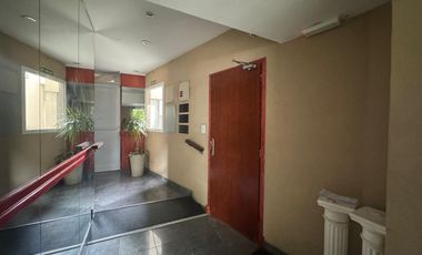 Venta Cochera y baulera en Libertad 3400 La Perla