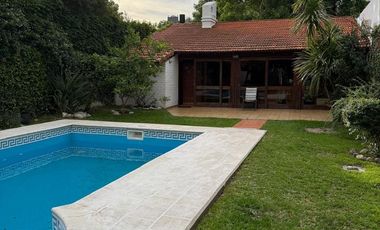 GRAN CASA EN EL CORAZON DEL PARQUE