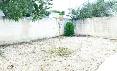 Casa en Renta de Dos Plantas con un local comercial en los Héroes, Mérida Yuc