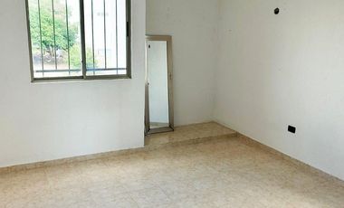 Casa en Renta de Dos Plantas con un local comercial en los Héroes, Mérida Yuc