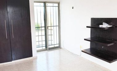 Casa en Renta de Dos Plantas con un local comercial en los Héroes, Mérida Yuc