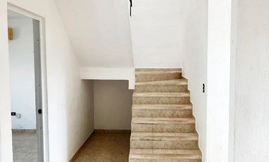 Casa en Renta de Dos Plantas con un local comercial en los Héroes, Mérida Yuc