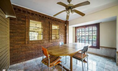 Alquiler Casa en Vicente López . 6 ambientes con playroom, piscina y quincho