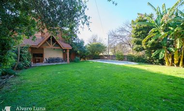 Alquiler Casa en Vicente López . 6 ambientes con playroom, piscina y quincho