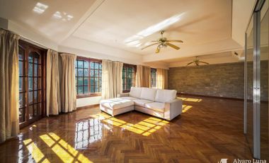 Alquiler Casa en Vicente López . 6 ambientes con playroom, piscina y quincho