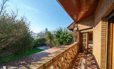 Alquiler Casa en Vicente López . 6 ambientes con playroom, piscina y quincho