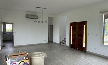 ALQUILER Casa El Cantón Puerto espejo de agua Escobar