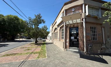 excelente esquina comercial en Lomas de Zamora Oeste