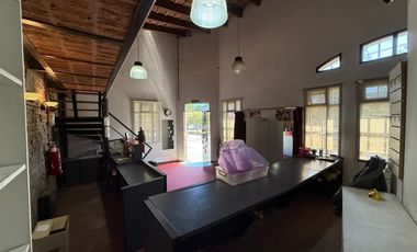 excelente esquina comercial en Lomas de Zamora Oeste