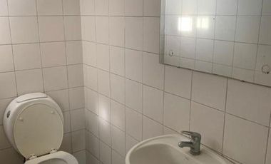 LOCAL  EN VENTA EN TRES NIVELES C/ ESTACIONAMIENTO EN FLORENCIO VARELA