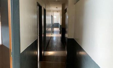 LOCAL  EN VENTA EN TRES NIVELES C/ ESTACIONAMIENTO EN FLORENCIO VARELA