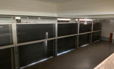 LOCAL  EN VENTA EN TRES NIVELES C/ ESTACIONAMIENTO EN FLORENCIO VARELA