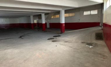 LOCAL  EN VENTA EN TRES NIVELES C/ ESTACIONAMIENTO EN FLORENCIO VARELA