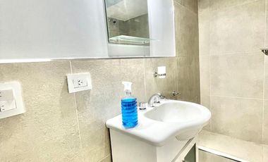 CASA IMPECABLE ESTADO LOMAS RESIDENCIAL 2 DORMIT. COCHERA FONDO 2 BAÑOS