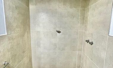 CASA IMPECABLE ESTADO LOMAS RESIDENCIAL 2 DORMIT. COCHERA FONDO 2 BAÑOS