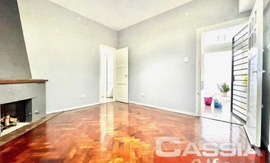 CASA IMPECABLE ESTADO LOMAS RESIDENCIAL 2 DORMIT. COCHERA FONDO 2 BAÑOS