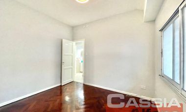 CASA IMPECABLE ESTADO LOMAS RESIDENCIAL 2 DORMIT. COCHERA FONDO 2 BAÑOS