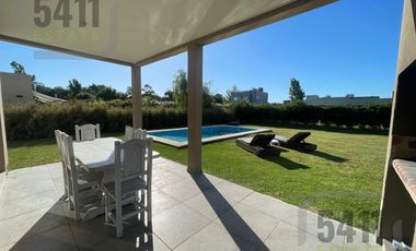 Venta / Alquiler amoblado Casa 5 ambientes en Santa Juana en Canning