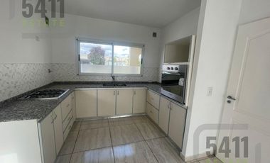 Venta / Alquiler amoblado Casa 5 ambientes en Santa Juana en Canning