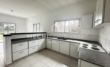 Casa en alquiler de 3 dormitorios en Santa Teresa, Villa Nueva