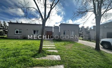 Casa en alquiler de 3 dormitorios en Santa Teresa, Villa Nueva