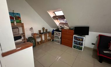 SE VENDE CASA, EN LA FLORIDA,  EXCELENTE UBICACIÓN Y PRECIO