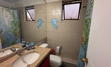 SE VENDE CASA, EN LA FLORIDA,  EXCELENTE UBICACIÓN Y PRECIO