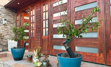 SE VENDE CASA, EN LA FLORIDA,  EXCELENTE UBICACIÓN Y PRECIO