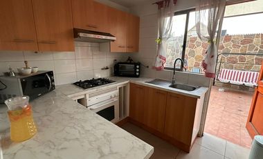 SE VENDE CASA, EN LA FLORIDA,  EXCELENTE UBICACIÓN Y PRECIO