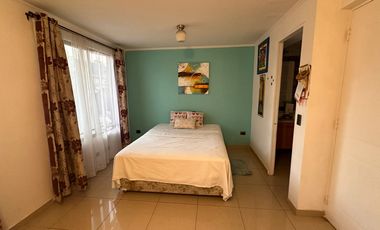 SE VENDE CASA, EN LA FLORIDA,  EXCELENTE UBICACIÓN Y PRECIO