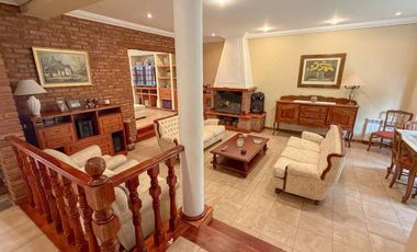 VENTA CASA 8AMB BURZACO