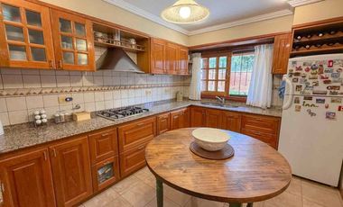 VENTA CASA 8AMB BURZACO