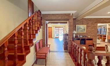 VENTA CASA 8AMB BURZACO