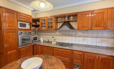 VENTA CASA 8AMB BURZACO