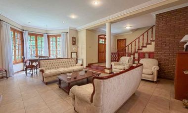 VENTA CASA 8AMB BURZACO