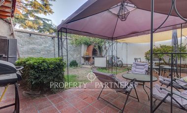 Casa en venta a pasos de plaza Julio Prado