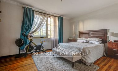 Casa en venta a pasos de plaza Julio Prado