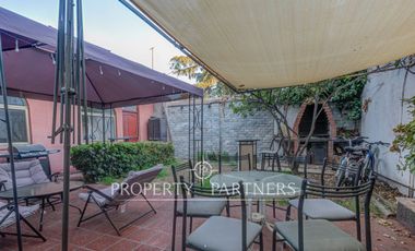 Casa en venta a pasos de plaza Julio Prado